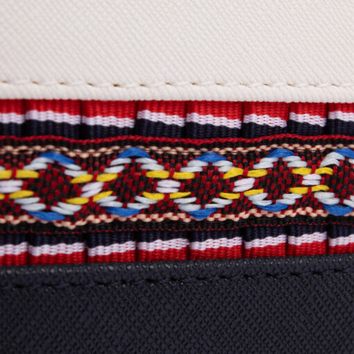 cavalinho-detalhe-twist-azul