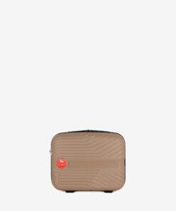 Necessaire Cavalinho Colorful Organização e Segurança. Leve seus essenciais com estilo e praticidade. Design compacto, interior forrado com divisória e elásticos cruzados para máxima organização. Ideal para cosméticos, higiene pessoal e joias. Durável e fácil de transportar.