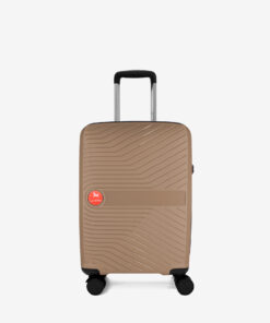 Trolley Cavalinho Cabine Colorful Viagens Otimizadas com Segurança TSA. Leve tudo o que precisa na cabine com o máximo de organização e estilo. Interior com vários bolsos e fitas de compressão. Pega telescópica ajustável, rodas duplas 360º e fecho de combinação TSA integrado para a sua tranquilidade. A sua companheira ideal de voo.
