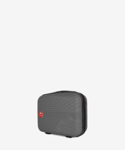 Necessaire Cavalinho Colorful Organização e Segurança. Leve seus essenciais com estilo e praticidade. Design compacto, interior forrado com divisória e elásticos cruzados para máxima organização. Ideal para cosméticos, higiene pessoal e joias. Durável e fácil de transportar.