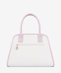 Mala Mão Cavalinho Dear Me Com um formato estruturado é ideal para organizar os seus essenciais com elegância e de forma prática. Esta mala combina design clássico com detalhes contemporâneos sendo o acessório perfeito para realçar qualquer um dos seus looks, do profissional ao casual chique.