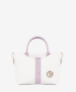 Mala Mão Cavalinho Dear Me Esta mala é a combinação perfeita de estilo, espaço e organização. Sinta a confiança de ter a peça ideal para a acompanhar em todas as ocasiões. Esta tote bag permite que transite sem esforço do look de trabalho para o happy hour, mantendo sempre a máxima elegância e funcionalidade.