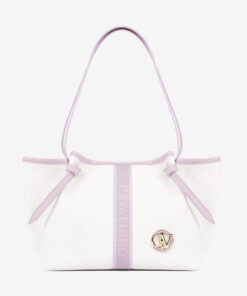 Mala Ombro Cavalinho Dear Me Com um formato estruturado é ideal para organizar os seus essenciais com elegância e de forma prática. Esta mala combina design clássico com detalhes contemporâneos sendo o acessório perfeito para realçar qualquer um dos seus looks, do profissional ao casual chique.