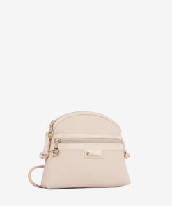 Mala Tiracolo Cavalinho La Vie Perfeita para quem procura um acessório que alie moda e funcionalidade. Ideal para transportar os seus essenciais com estilo, seja para um passeio, um evento ou para o dia a dia.