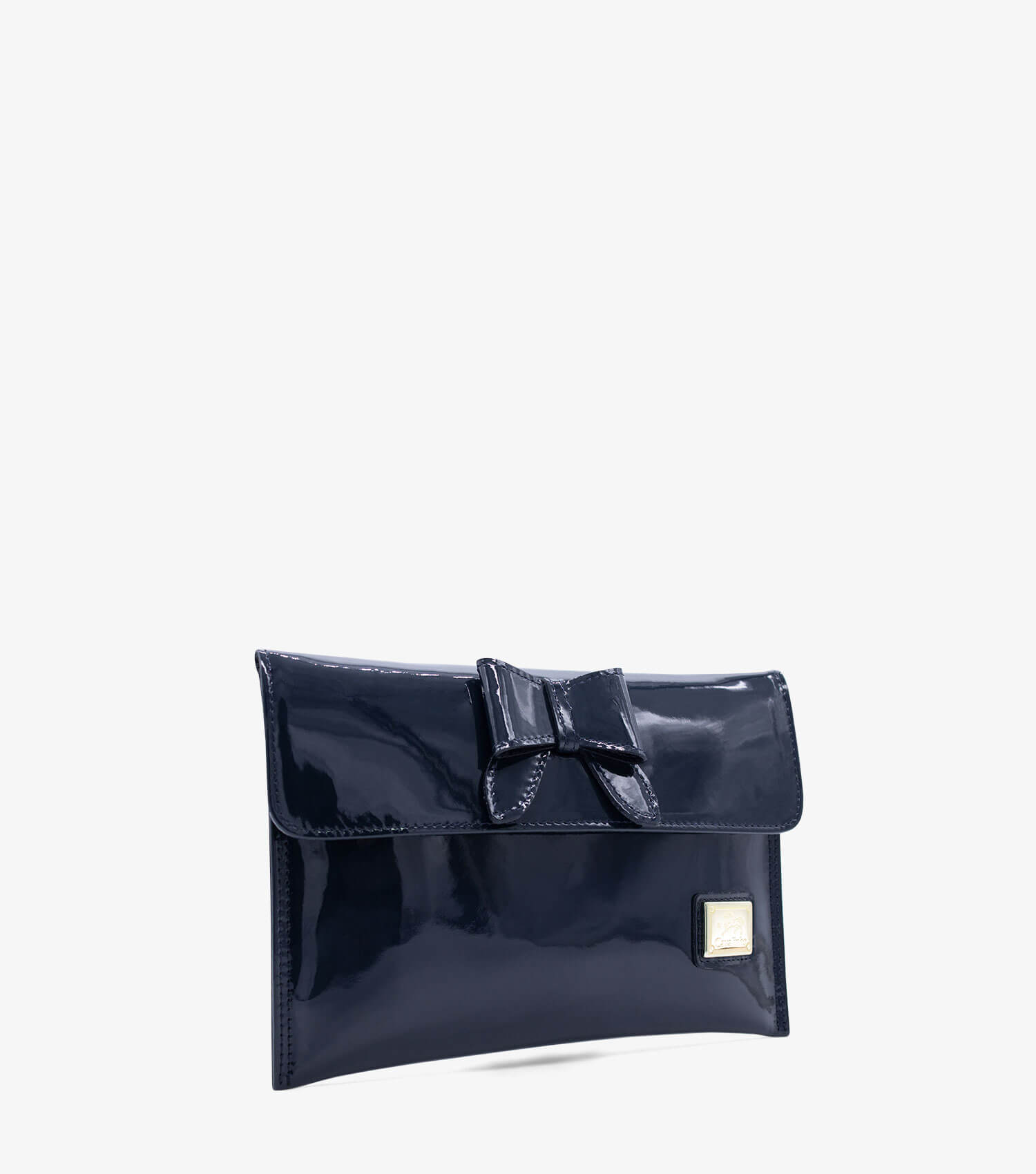 Pochete Cavalinho All In Pochete para dia e para a noite. Eleve seu visual com a clutch Cavalinho em verniz. Combine o charme do laço frontal com a liberdade de mãos livres em eventos ou no dia a dia. Este acessório versátil organiza seus itens essenciais com segurança e garante um toque de sofisticação moderna a qualquer look.