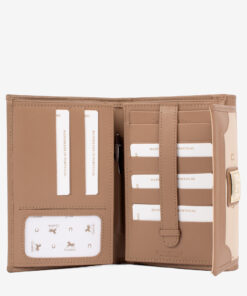 Carteira Cavalinho  Di Cavallo O acessório de moda que faltava! Carteira para documentos, tamanho médio. Design seguro e prático, garantindo proteção para tudo o que precisa. O seu estilo nunca foi tão prático!