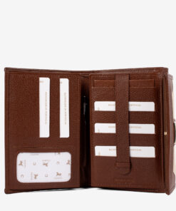 Carteira Cavalinho Sublime O acessório de moda que faltava! Carteira para documentos, tamanho médio. Design seguro e prático, garantindo proteção para tudo o que precisa. O seu estilo nunca foi tão prático!