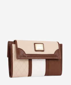 Carteira Cavalinho Sublime Leve todos os seus documentos e mais! Carteira Cavalinho grande para senhora: organização superior imbatível. Ampla e com divisórias inteligentes para ter tudo sempre à mão. Um statement de moda que resolve a sua vida.