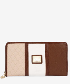 Carteira Cavalinho Sublime O acessório de moda que faltava! Carteira para documentos, tamanho grande. Design seguro e prático, garantindo proteção para tudo o que precisa. O seu estilo nunca foi tão prático!