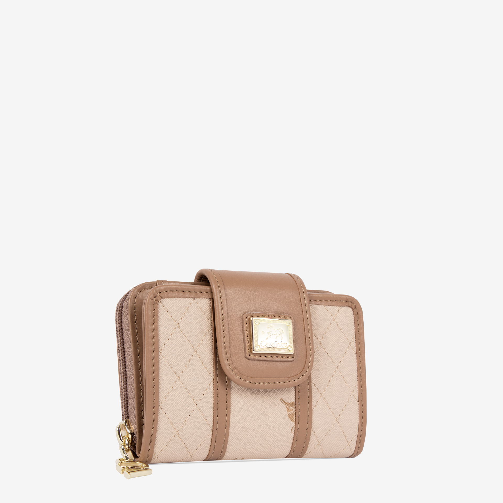 Carteira Cavalinho Di Cavallo Essencialismo e moda. Carteira de documentos Cavalinho pequena com design inteligente e elegante. Tenha o essencial sempre à mão sem volume extra. Perfeita para malas pequenas.