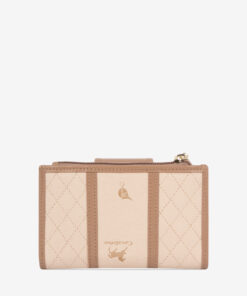 Carteira Cavalinho Di Cavallo O acessório de moda que faltava! Carteira para documentos, tamanho médio. Design seguro e prático, garantindo proteção para tudo o que precisa. O seu estilo nunca foi tão prático!