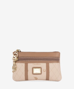 Bolsa Cosméticos Cavalinho Di Cavallo Compacta, com divisões extra para os seus essenciais de beleza ou pequenos objetos. Otimize o espaço e a usabilidade na sua mala.