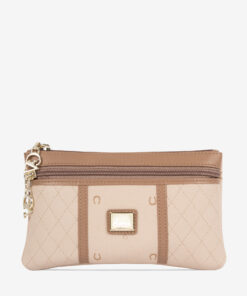 Bolsa Cosméticos Cavalinho Di Cavallo Compacta, com divisões extra para os seus essenciais de beleza ou pequenos objetos. Otimize o espaço e a usabilidade na sua mala.