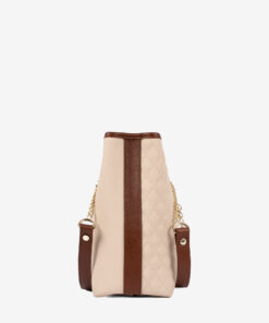 Mala Ombro Cavalinho Sublime Esta mala de ombro é o acessório ideal para a mulher que busca combinar elegância intemporal com uma funcionalidade superior. Perfeita para o ambiente de trabalho, eventos sociais ou para o dia a dia, desenhada para otimizar a sua organização e facilitar o acesso aos seus pertences.