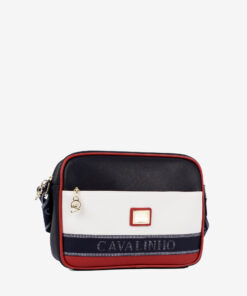 Mala Tiracolo Only By Cavalinho Leve tudo o que precisa com esta mala de tiracolo elegante. Organize o essencial e mantenha as mãos livres com conforto e segurança. Ideal para manter os seus essenciais organizados e acessíveis. Este modelo tiracolo é perfeito para passeios e encontros casuais. Desfrute de conforto e estilo em cada saída. Adicione um toque de charme aos seus outfits.