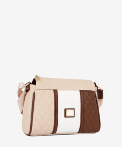 Mala Tiracolo Cavalinho Sublime Leve tudo o que precisa com esta mala de tiracolo elegante. Organize o essencial e mantenha as mãos livres com conforto e segurança. Ideal para manter os seus essenciais organizados e acessíveis. Este modelo tiracolo é perfeito para passeios e encontros casuais. Desfrute de conforto e estilo em cada saída. Adicione um toque de charme aos seus outfits.