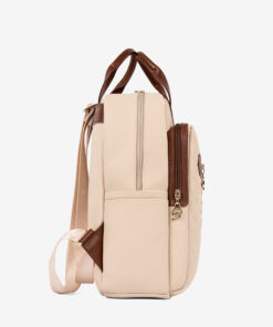 Mochila Cavalinho Sublime Ideal para a mulher que procura um acessório prático e elegante, esta mochila combina design moderno com a qualidade inconfundível da marca. Perfeita para o dia a dia na cidade, para um passeio ou para adicionar um toque de estilo distinto ao seu look casual-chique.