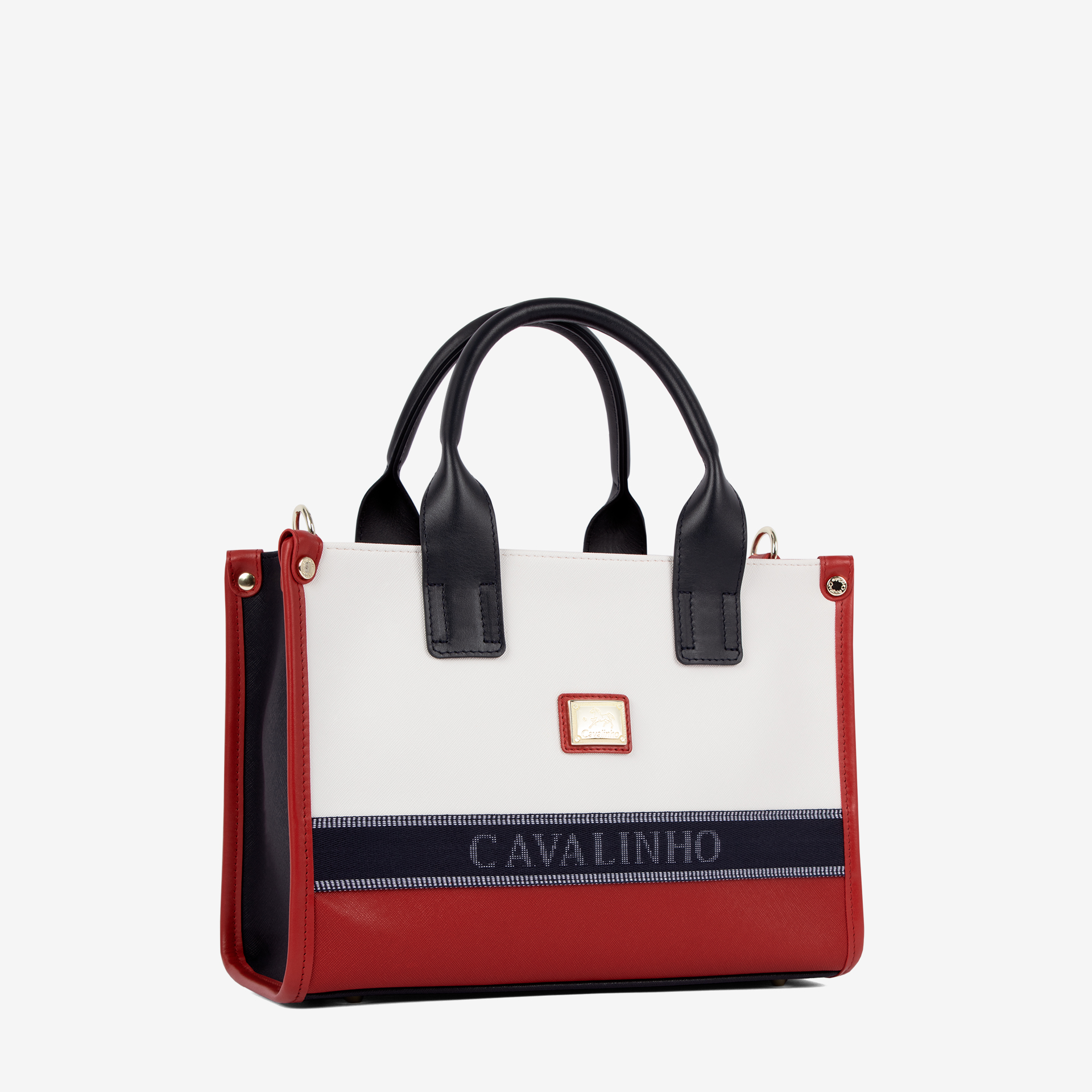 Mala Mão Only By Cavalinho Com um formato estruturado é ideal para organizar os seus essenciais com elegância e de forma prática. Esta mala combina design clássico com detalhes contemporâneos sendo o acessório perfeito para realçar qualquer um dos seus looks, do profissional ao casual chique.