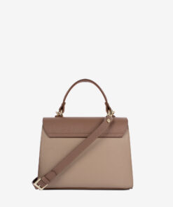 Mala Mão Cavalinho Signature Sofisticação compacta: apesar do tamanho pequeno, o seu interior inteligente garante usabilidade. A mini bag é a tendência do momento! Um statement de moda para quem valoriza o luxo discreto.