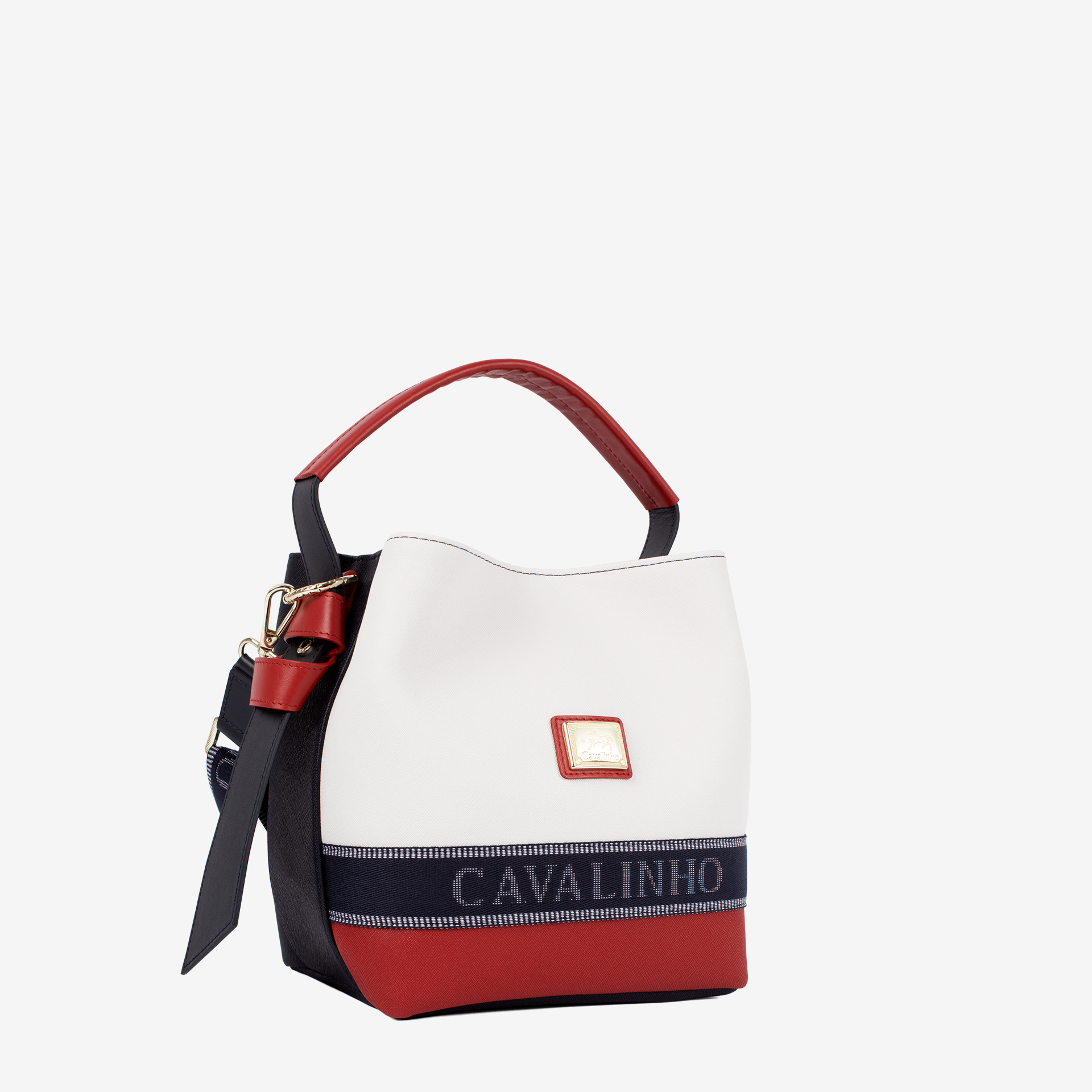 Mala Mão Only By Cavalinho Descubra a mala de mão tipo saco Cavalinho que simplifica o seu dia. Carregue tudo o que precisa com espaço e estilo, mantendo o fácil acesso aos seus pertences.