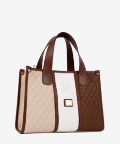 Mala Mão Cavalinho Sublime Com um formato estruturado é ideal para organizar os seus essenciais com elegância e de forma prática. Esta mala combina design clássico com detalhes contemporâneos sendo o acessório perfeito para realçar qualquer um dos seus looks, do profissional ao casual chique.