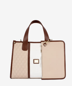 Mala Mão Cavalinho Sublime Com um formato estruturado é ideal para organizar os seus essenciais com elegância e de forma prática. Esta mala combina design clássico com detalhes contemporâneos sendo o acessório perfeito para realçar qualquer um dos seus looks, do profissional ao casual chique.