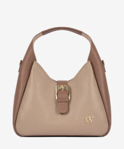 Mala Ombro Cavalinho Signature Descubra a mala Cavalinho perfeita para a mulher moderna. Com amplo espaço interior e estrutura robusta, oferece a organização que precisa sem abdicar do luxo. Um design sofisticado com fivela dourada icónica, perfeita para transitar do ambiente de trabalho para um jantar elegante com total distinção.