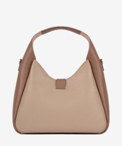 Mala Ombro Cavalinho Signature Descubra a mala Cavalinho perfeita para a mulher moderna. Com amplo espaço interior e estrutura robusta, oferece a organização que precisa sem abdicar do luxo. Um design sofisticado com fivela dourada icónica, perfeita para transitar do ambiente de trabalho para um jantar elegante com total distinção.