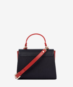 Mala Mão Horse By Cavalinho Descubra a versatilidade desta mala Cavalinho: use-a pela elegante alça de mão ou como crossbody para maior liberdade. Espaçosa na medida certa e com acabamento premium, une a durabilidade dos materiais ao design moderno que o seu dia a dia exige. A escolha ideal para a mulher que não abdica de um look trendy e prático em qualquer ocasião.