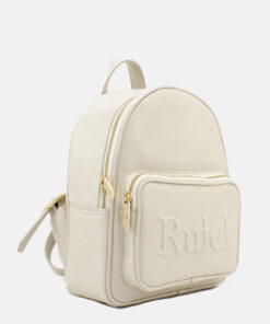 Mochila Rufel Ideal para a mulher que procura um acessório prático e elegante, esta mochila combina design moderno com a qualidade inconfundível da marca. Perfeita para o dia a dia na cidade, para um passeio ou para adicionar um toque de estilo distinto ao seu look casual-chique.