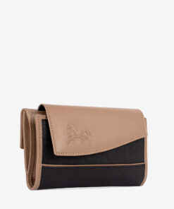 Carteira Horse By Cavalinho O acessório de moda que faltava! Carteira para documentos, tamanho médio. Design seguro e prático, garantindo proteção para tudo o que precisa. O seu estilo nunca foi tão prático!