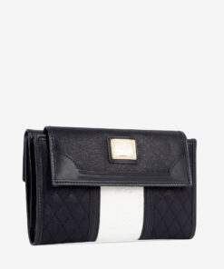 Carteira Cavalinho Sublime Leve todos os seus documentos e mais! Carteira Cavalinho grande para senhora: organização superior imbatível. Ampla e com divisórias inteligentes para ter tudo sempre à mão. Um statement de moda que resolve a sua vida.