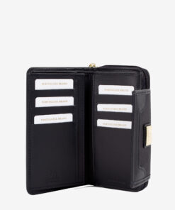 Carteira Cavalinho Sublime O acessório de moda que faltava! Carteira para documentos, tamanho médio. Design seguro e prático, garantindo proteção para tudo o que precisa. O seu estilo nunca foi tão prático!