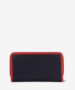 Carteira Horse By Cavalinho O acessório de moda que faltava! Carteira para documentos, tamanho médio. Design seguro e prático, garantindo proteção para tudo o que precisa. O seu estilo nunca foi tão prático!