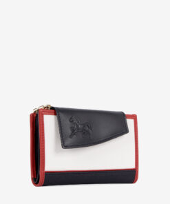 Carteira Horse By Cavalinho O acessório de moda que faltava! Carteira para documentos, tamanho médio. Design seguro e prático, garantindo proteção para tudo o que precisa. O seu estilo nunca foi tão prático!