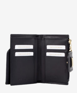 Carteira Cavalinho Sublime O acessório de moda que faltava! Carteira para documentos, tamanho médio. Design seguro e prático, garantindo proteção para tudo o que precisa. O seu estilo nunca foi tão prático!