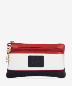 Bolsa Cosméticos Horse By Cavalinho Compacta, com divisões extra para os seus essenciais de beleza ou pequenos objetos. Otimize o espaço e a usabilidade na sua mala.