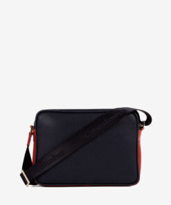 Mala Tiracolo Horse By Cavalinho Leve tudo o que precisa com esta mala de tiracolo elegante. Organize o essencial e mantenha as m&atilde;os livres com conforto e seguran&ccedil;a. Ideal para manter os seus essenciais organizados e acess&iacute;veis. Este modelo tiracolo &eacute; perfeito para passeios e encontros casuais. Desfrute de conforto e estilo em cada sa&iacute;da. Adicione um toque de charme aos seus outfits.