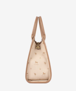 Mala Mão Cavalinho Di Cavallo Com um formato estruturado é ideal para organizar os seus essenciais com elegância e de forma prática. Esta mala combina design clássico com detalhes contemporâneos sendo o acessório perfeito para realçar qualquer um dos seus looks, do profissional ao casual chique.