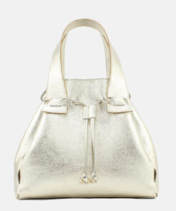 Mala Mão Rufel Saco de Cordão: Liberdade e Estilo. Leve o essencial de forma prática e segura, com design leve e fecho de cordão fácil de usar. É o acessório perfeito para os seus dias de passeio, complementando na perfeição os seus conjuntos smart casual ou looks de fim de semana. Da reunião ao café com amigas, este saco de cordão é o toque final que equilibra o prático e o chique.