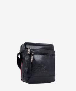 Bolsa Tiracolo Cavalinho The Sailor Complete o seu look com a mala de tiracolo The Sailor para homem. A fusão ideal entre design de luxo e utilidade.