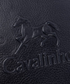 Bolsa Tiracolo Cavalinho The Sailor Complete o seu look com a mala de tiracolo The Sailor para homem. A fusão ideal entre design de luxo e utilidade.
