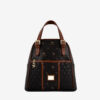 Mochila Cavalinho Di Cavallo Ideal para a mulher que procura um acessório prático e elegante. Esta mochila combina design moderno com a qualidade inconfundível da marca. Perfeita para o dia a dia na cidade, para um passeio ou para adicionar um toque de estilo distinto ao seu look casual-chique.