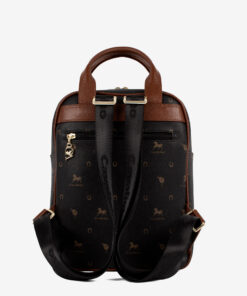 Mochila Cavalinho Di Cavallo Ideal para a mulher que procura um acessório prático e elegante. Esta mochila combina design moderno com a qualidade inconfundível da marca. Perfeita para o dia a dia na cidade, para um passeio ou para adicionar um toque de estilo distinto ao seu look casual-chique.