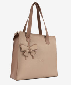 Mala Mão Cavalinho Signature Encontre a sua shopper bag Cavalinho favorita! Leve tudo o que precisa e organize a sua vida com esta mala de ombro. Combine o estilo icónico da marca com a máxima usabilidade. Viva o seu dia com elegância.