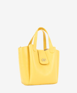 Mala Mão Cavalinho Signature Com um formato estruturado é ideal para organizar os seus essenciais com elegância e de forma prática. Esta mala combina design clássico com detalhes contemporâneos sendo o acessório perfeito para realçar qualquer um dos seus looks, do profissional ao casual chique.