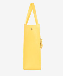 Mala Ombro Cavalinho Signature Encontre a sua shopper bag Cavalinho favorita! Leve tudo o que precisa e organize a sua vida com esta mala de ombro. Combine o estilo icónico da marca com a máxima usabilidade. Viva o seu dia com elegância.