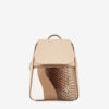 Mochila CV by Cavalinho Ideal para a mulher que procura um acessório prático e elegante. Esta mochila combina design moderno com a qualidade inconfundível da marca. Perfeita para o dia a dia na cidade, para um passeio ou para adicionar um toque de estilo distinto ao seu look casual-chique.