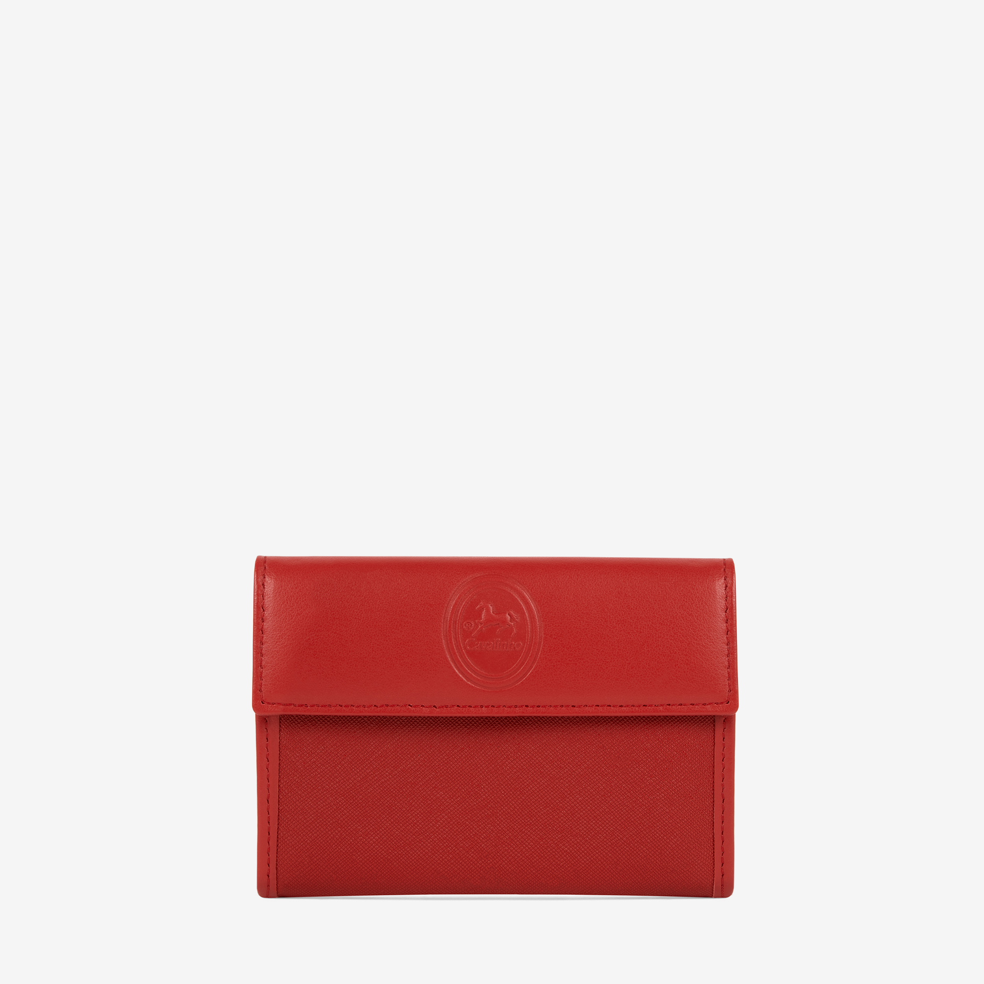 Carteira Cavalinho Di Cavallo Essencialismo e moda. Carteira de documentos Cavalinho pequena com design inteligente e elegante. Tenha o essencial sempre à mão sem volume extra. Perfeita para malas pequenas.
