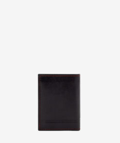 Carteira Cavalinho Gentleman Diga adeus ao volume. A carteira pequena da Cavalinho une a elegância da moda ao espaço inteligente para os seus documentos e cartões. Qualidade premium no bolso.